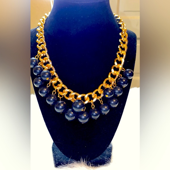 Jewelry - 🔥 Gorgeous Gold and Black Necklace w/ matching earrings!